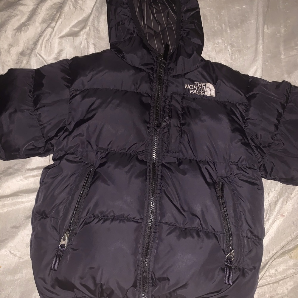 Black kids north face (550) puffer. Double sided
